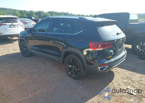 2022 Volkswagen Taos 1.5T Se z USA, uszkodzony, nr VIN 3VVLX7B21NM047673